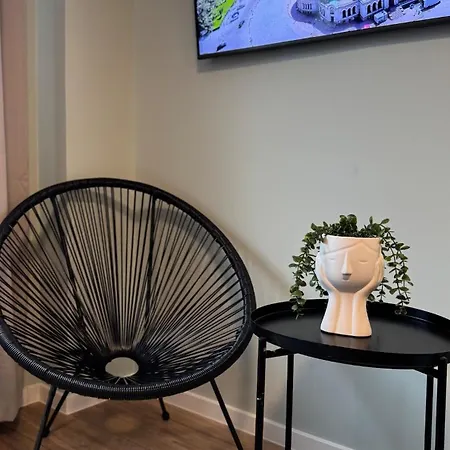 Urban Hive - Designer In Lozenets Apartment Sofia